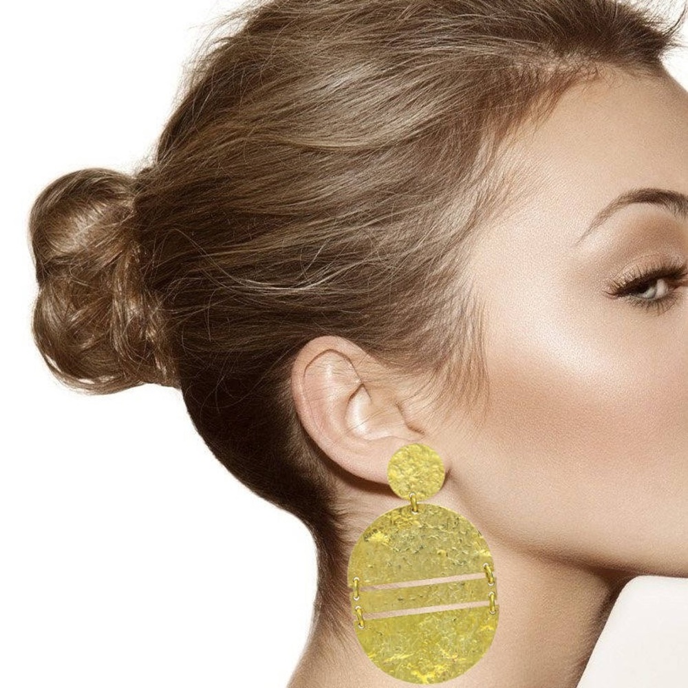 Gleaming Earring. - Picture 3 of 3